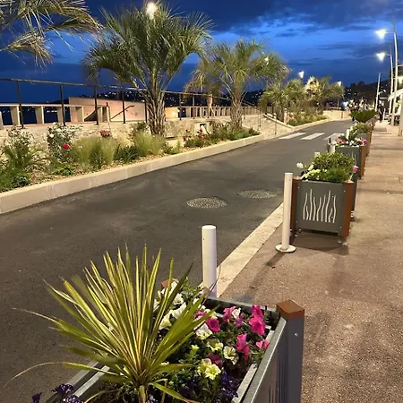 Riviera Juan Les Pins 300m Avec Terrasse * أنتيب