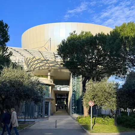 شقة Riviera Juan Les Pins 300m Avec Terrasse *